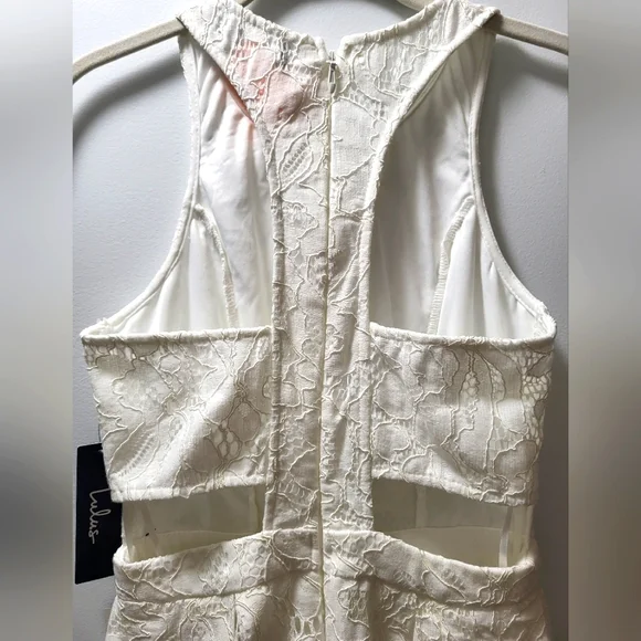 Lulu's lace white cutout dress size XS - Picture 3 of 9